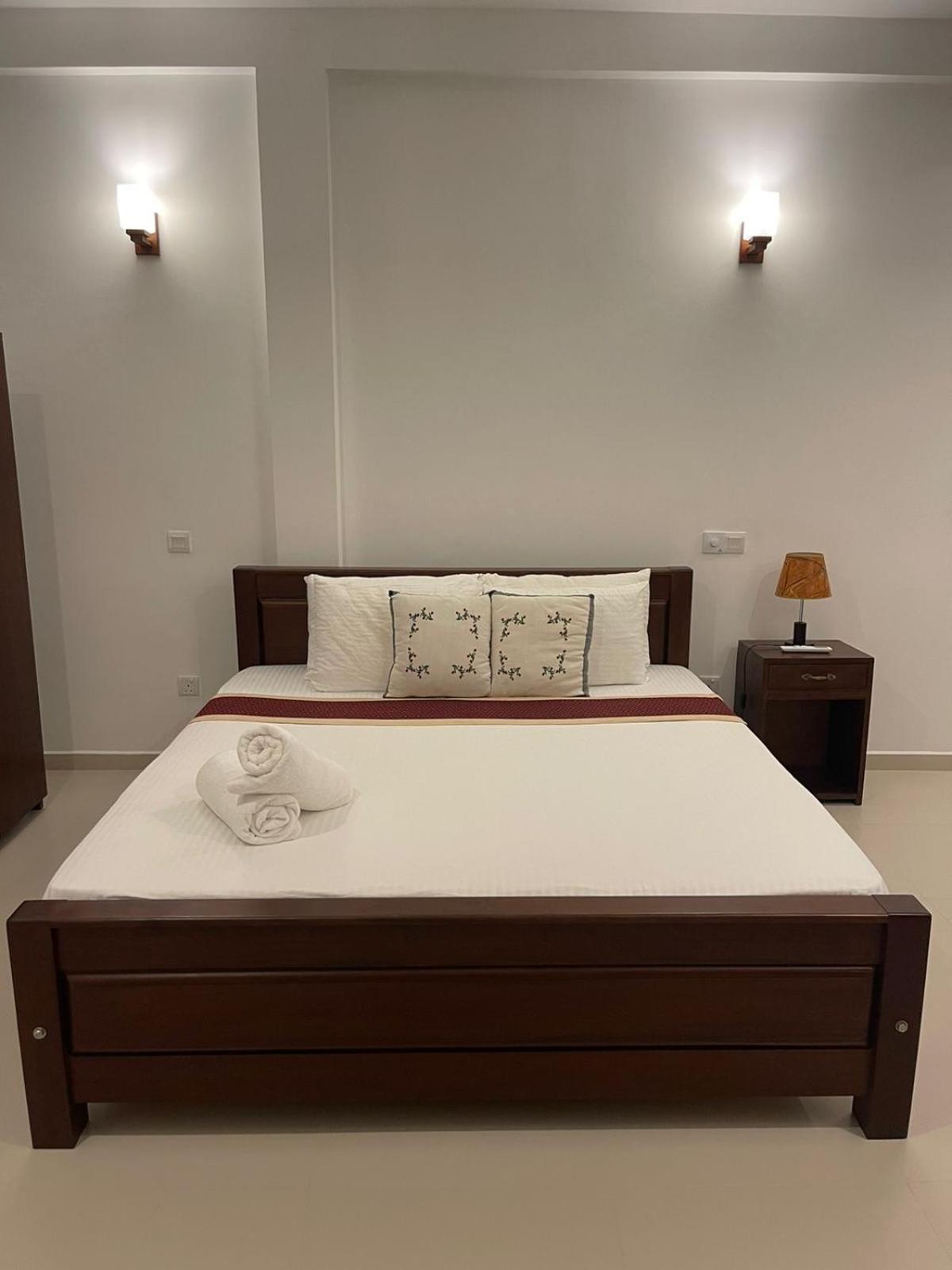 אונה ואטונה Mihira Gedara Apartments מראה חיצוני תמונה