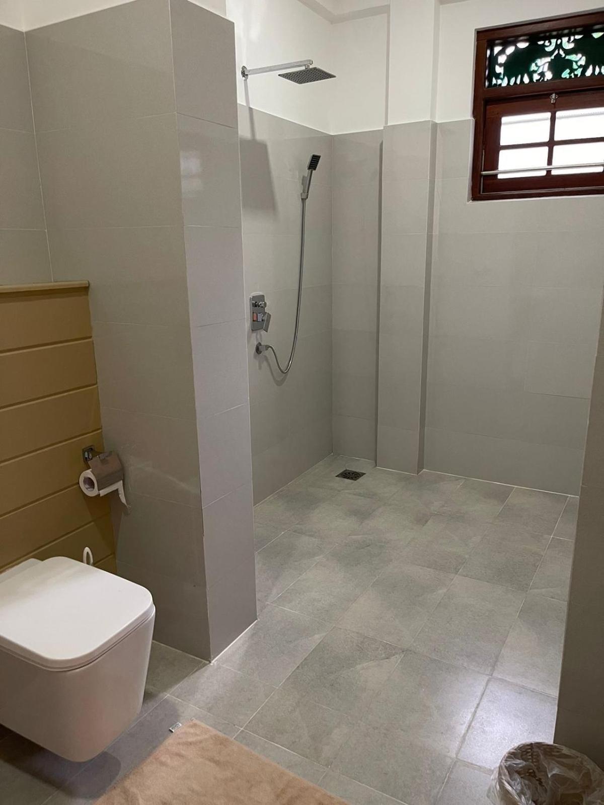 אונה ואטונה Mihira Gedara Apartments מראה חיצוני תמונה