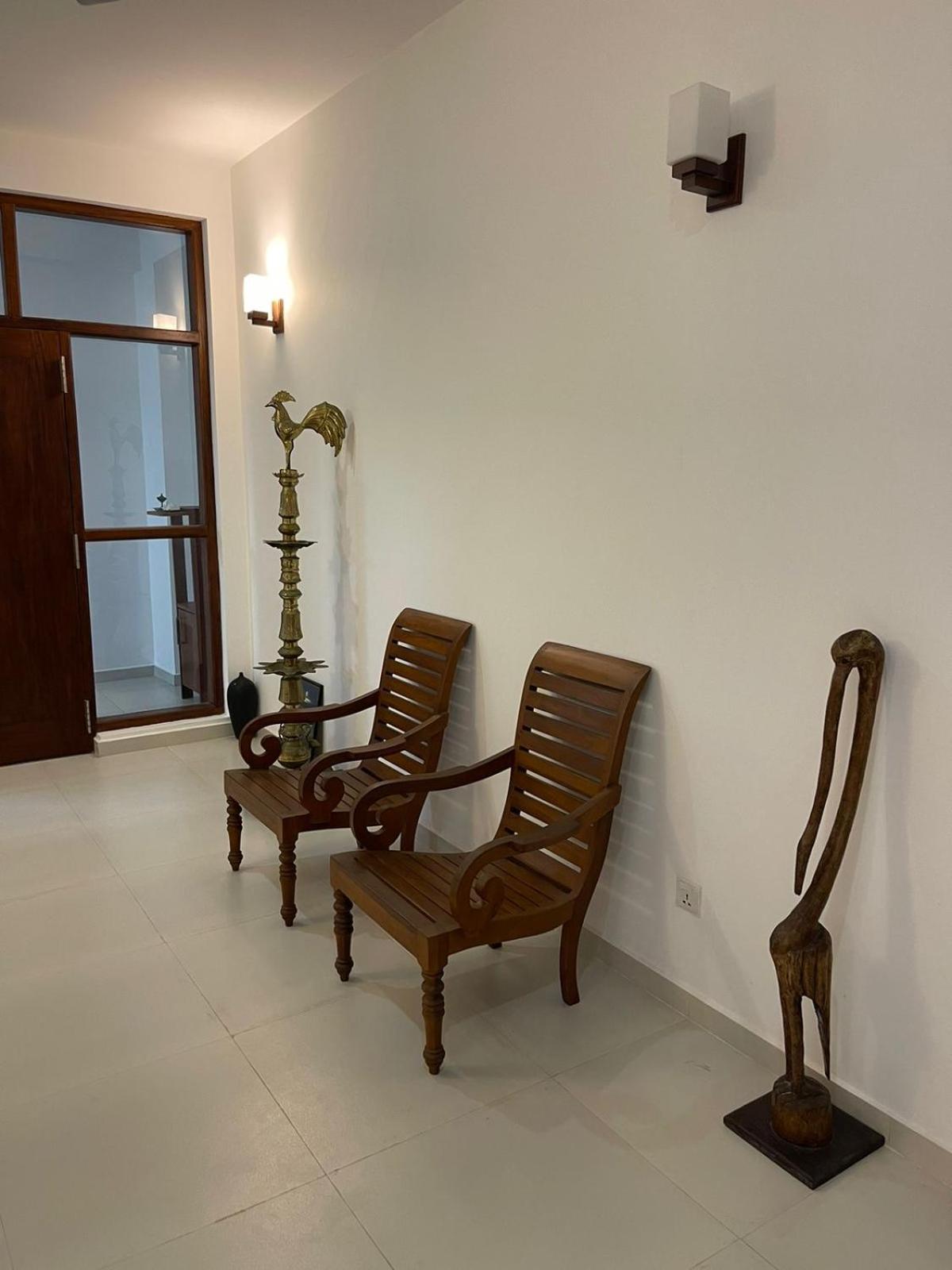 אונה ואטונה Mihira Gedara Apartments מראה חיצוני תמונה