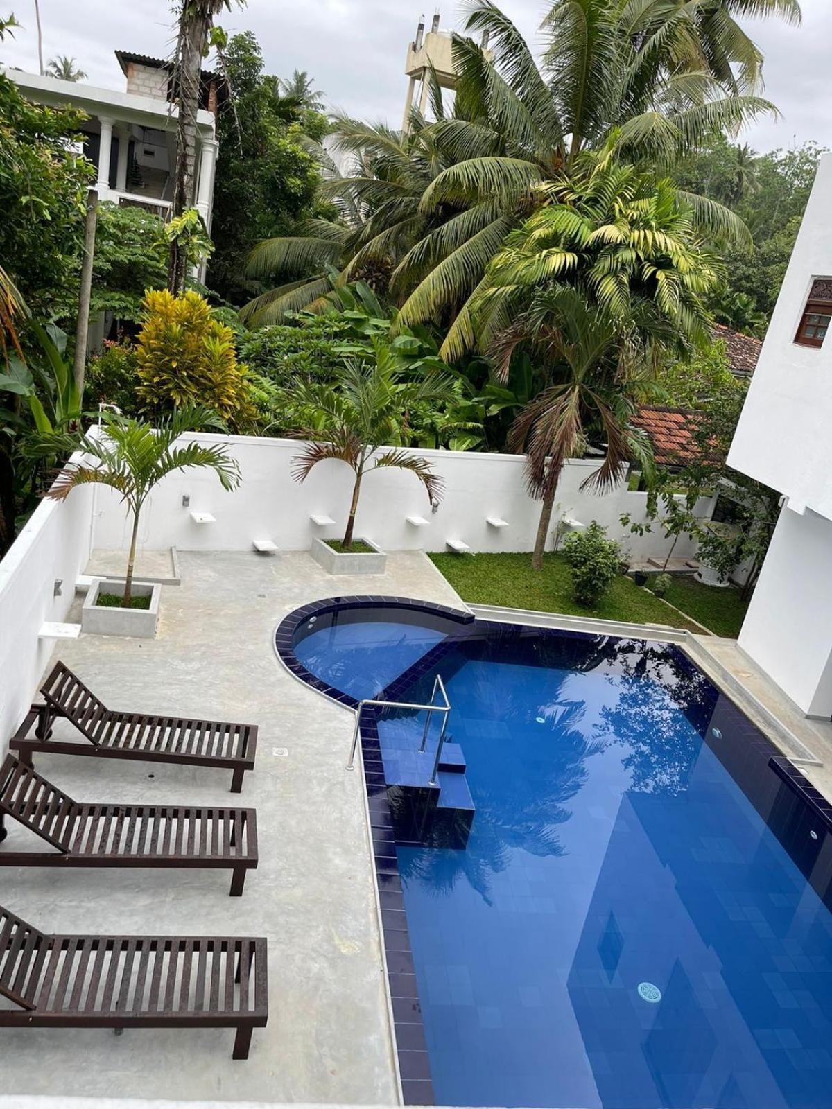 אונה ואטונה Mihira Gedara Apartments מראה חיצוני תמונה