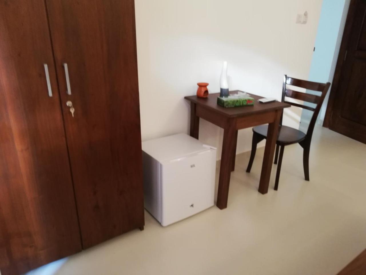 אונה ואטונה Mihira Gedara Apartments מראה חיצוני תמונה