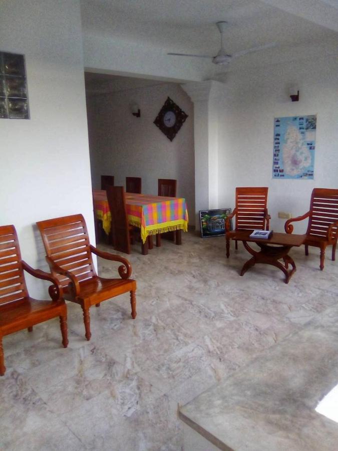אונה ואטונה Mihira Gedara Apartments מראה חיצוני תמונה