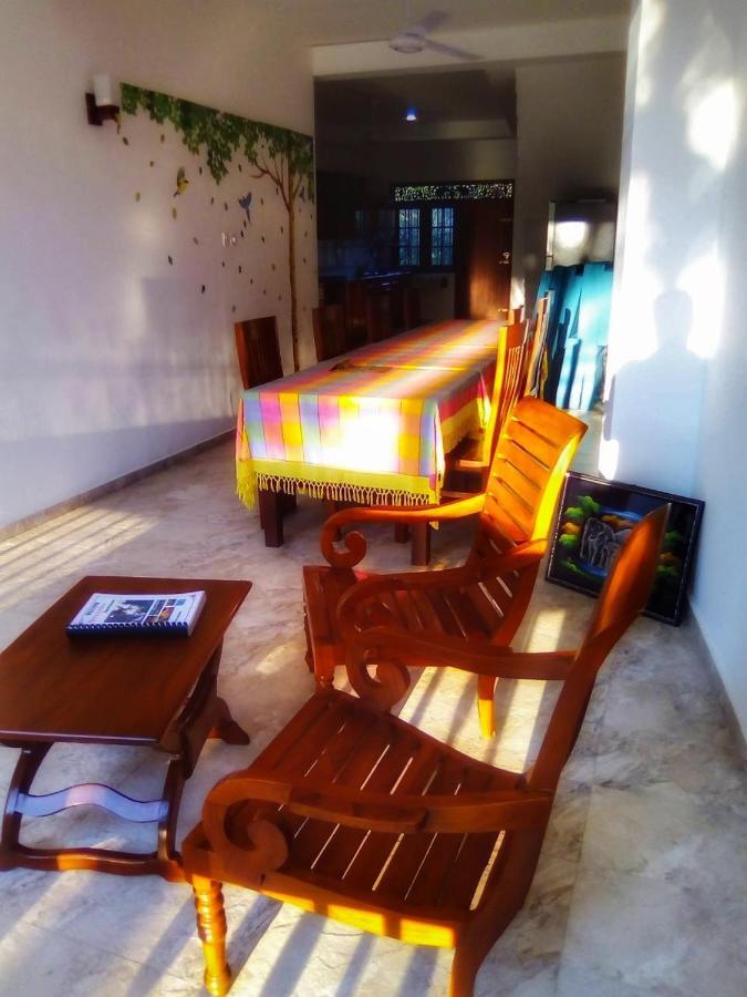 אונה ואטונה Mihira Gedara Apartments מראה חיצוני תמונה